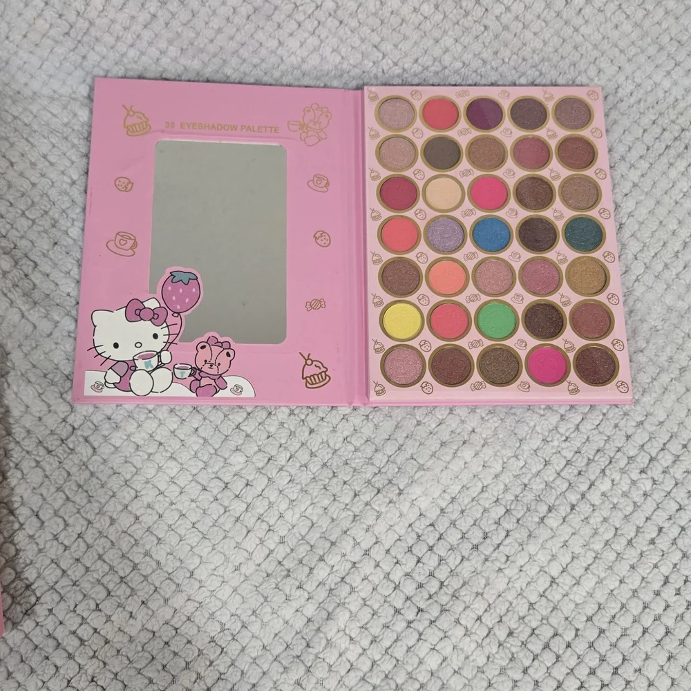 Hello Kitty 35 Colors Eyeshadow Palette- Pink And Whitte